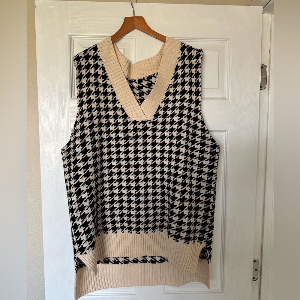 Women’s Oversized V Neck Knitted Sweater Vest